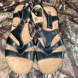 White mountain Black Strappy Sandals women size 9